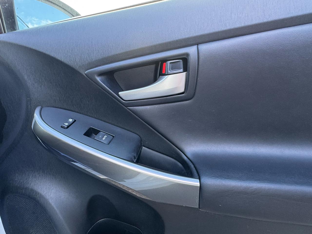 Toyota Prius 5dr HB Persona (Natl) 2013