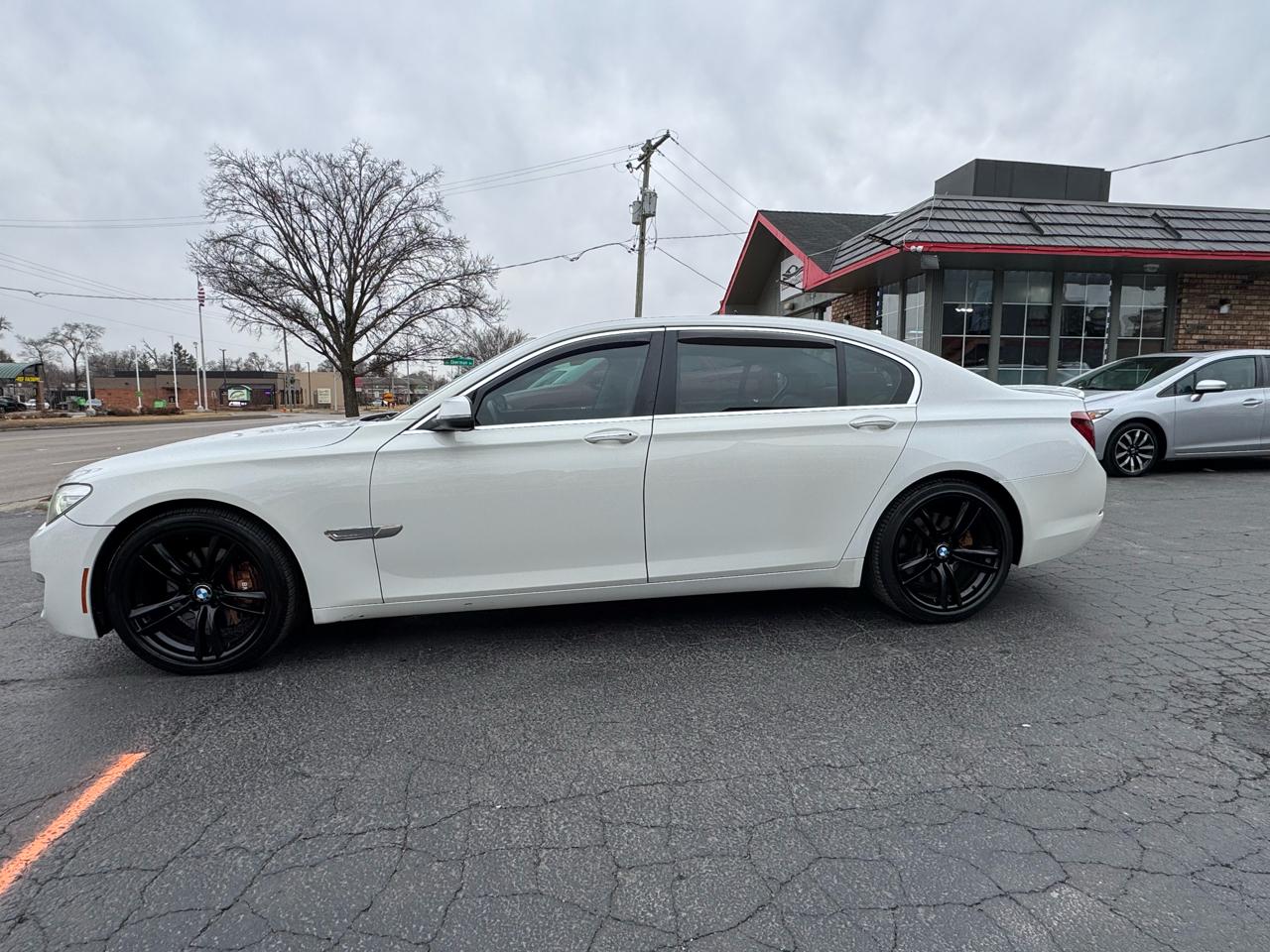 BMW 7 Series 4dr Sdn 740Li xDrive AWD 2013