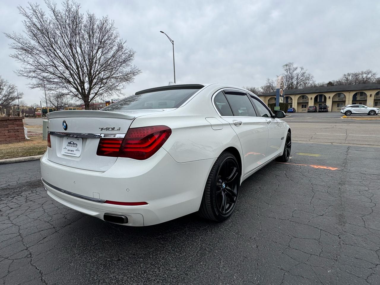 BMW 7 Series 4dr Sdn 740Li xDrive AWD 2013