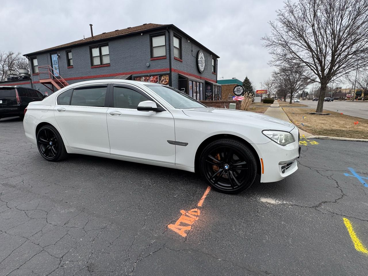 BMW 7 Series 4dr Sdn 740Li xDrive AWD 2013