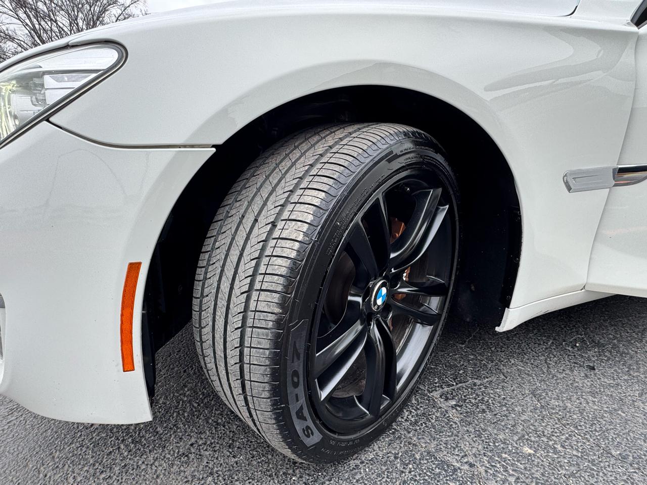 BMW 7 Series 4dr Sdn 740Li xDrive AWD 2013