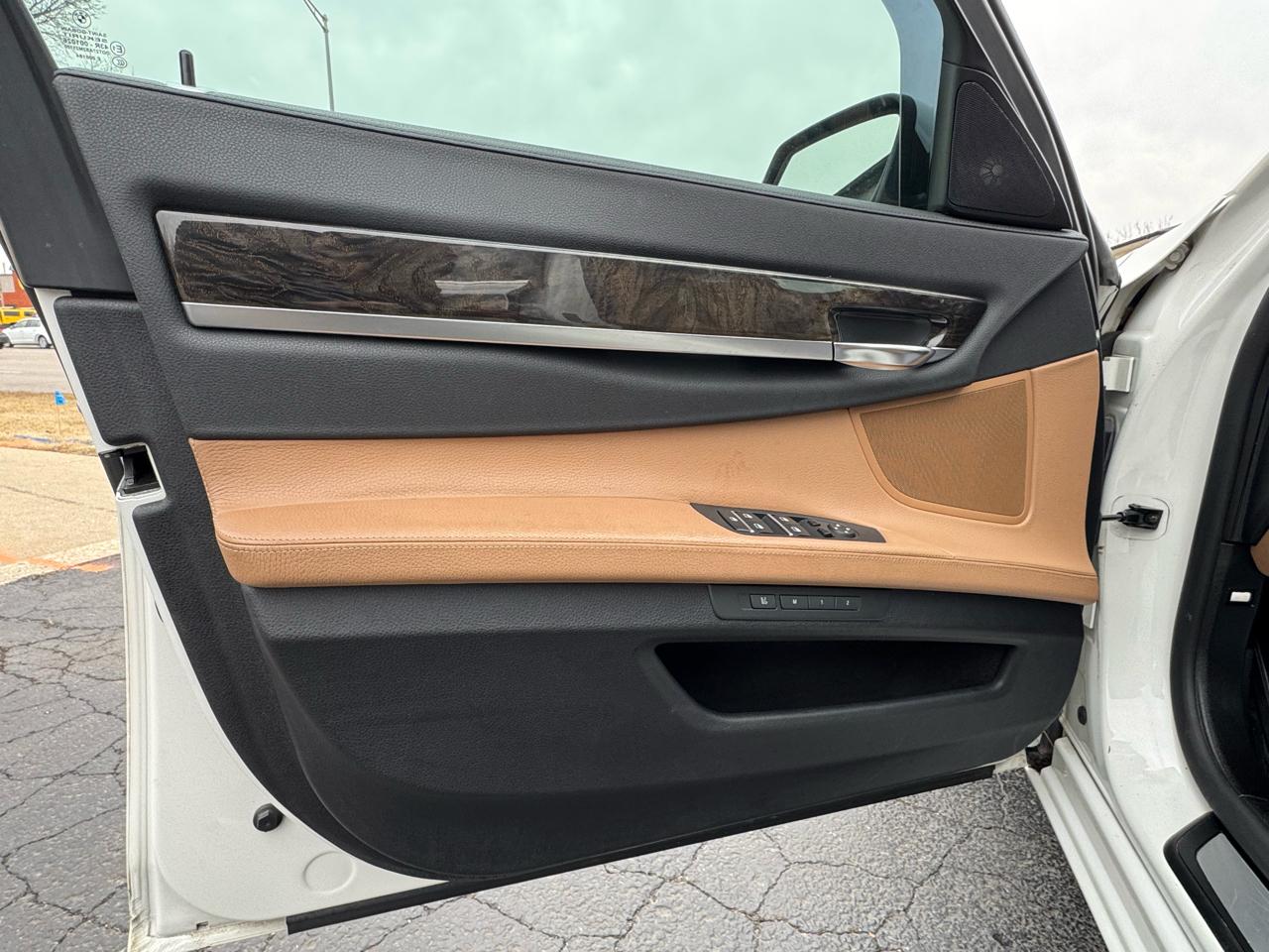 BMW 7 Series 4dr Sdn 740Li xDrive AWD 2013