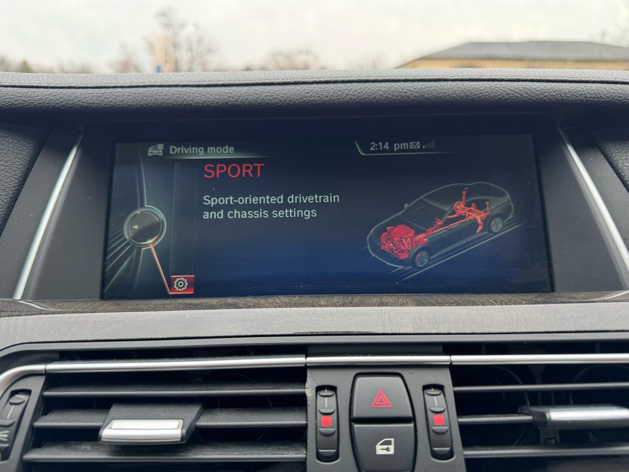 BMW 7 Series 4dr Sdn 740Li xDrive AWD 2013