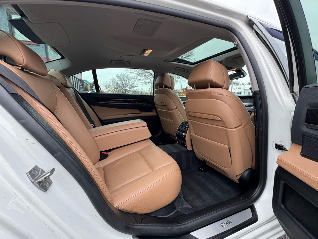 BMW 7 Series 4dr Sdn 740Li xDrive AWD 2013