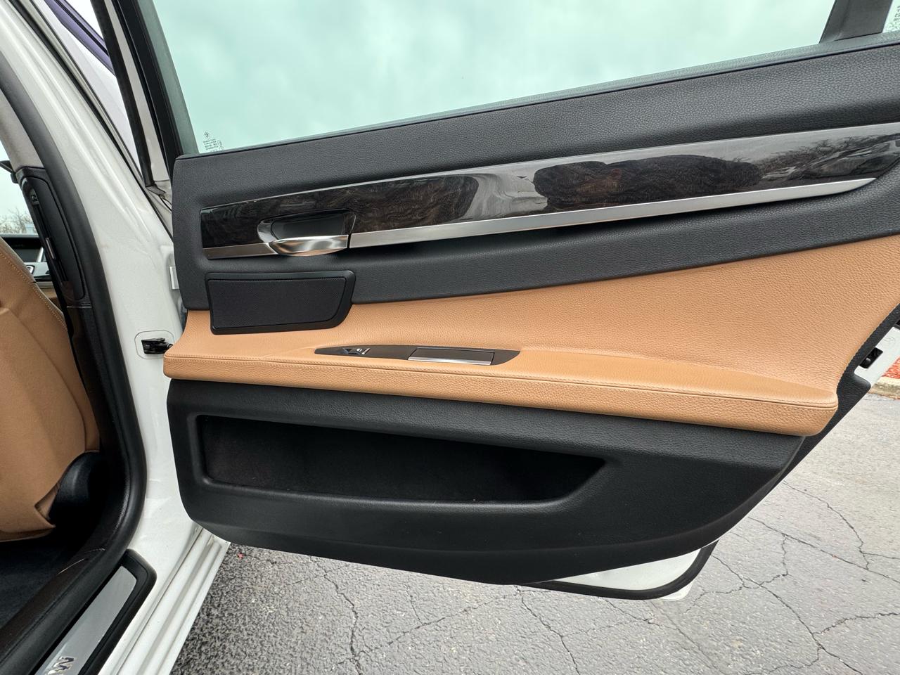 BMW 7 Series 4dr Sdn 740Li xDrive AWD 2013