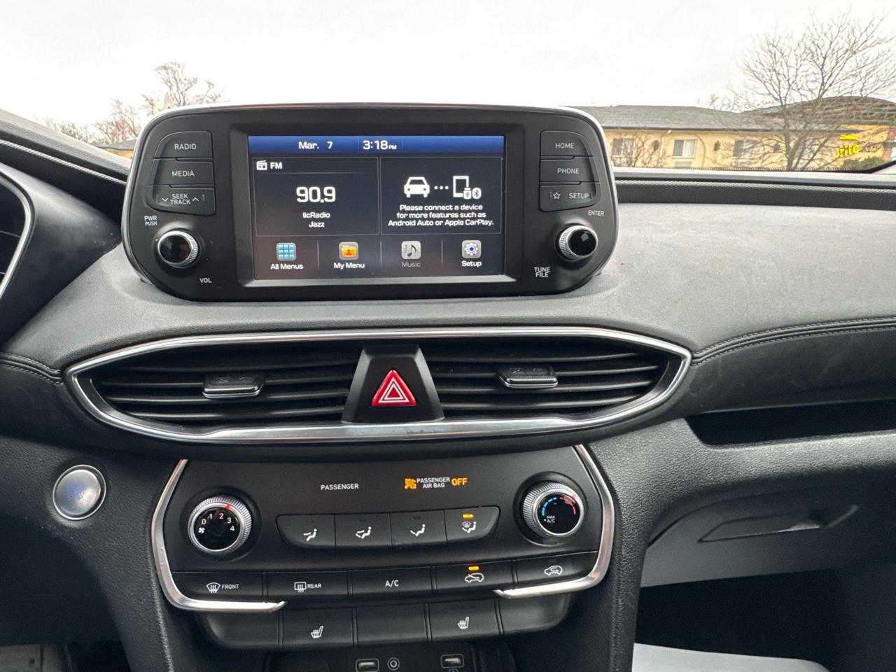 Hyundai Santa Fe SEL 2.4L Auto FWD 2019