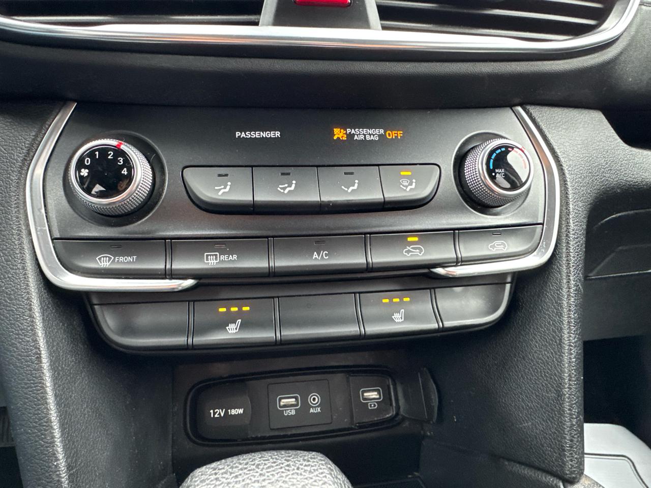 Hyundai Santa Fe SEL 2.4L Auto FWD 2019