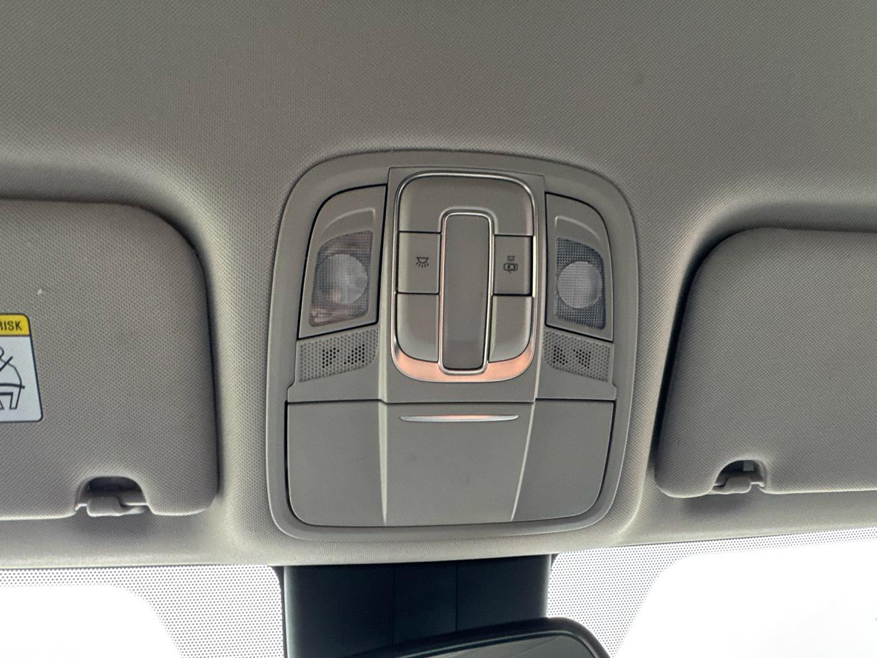 Hyundai Santa Fe SEL 2.4L Auto FWD 2019