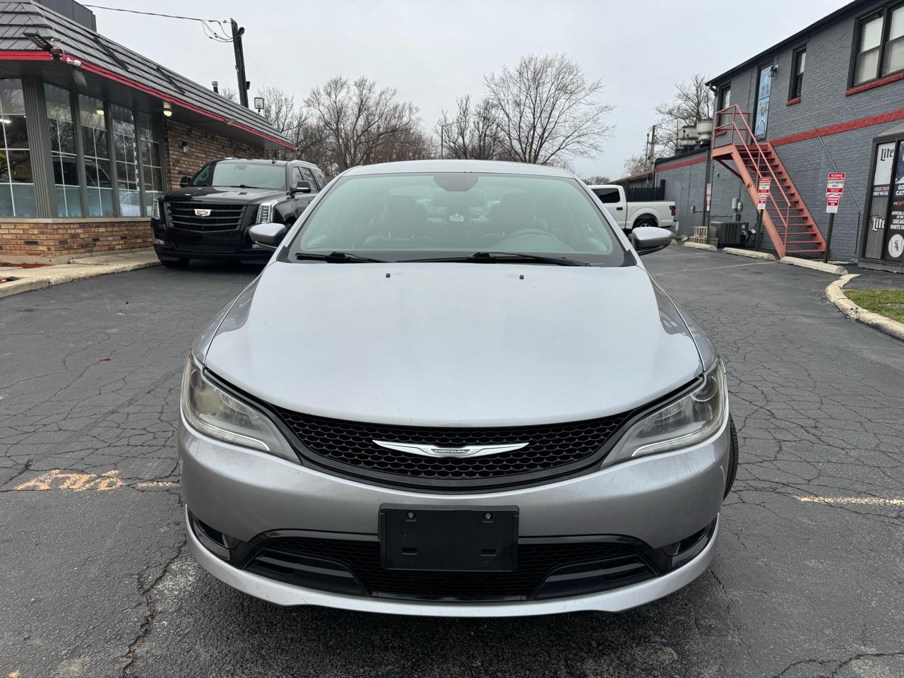 Chrysler 200 4dr Sdn S AWD 2015