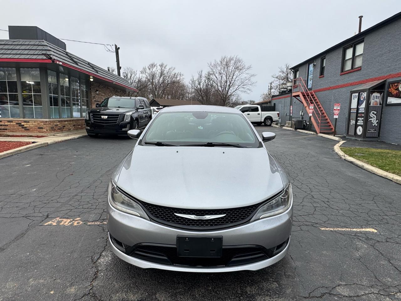 Chrysler 200 4dr Sdn S AWD 2015