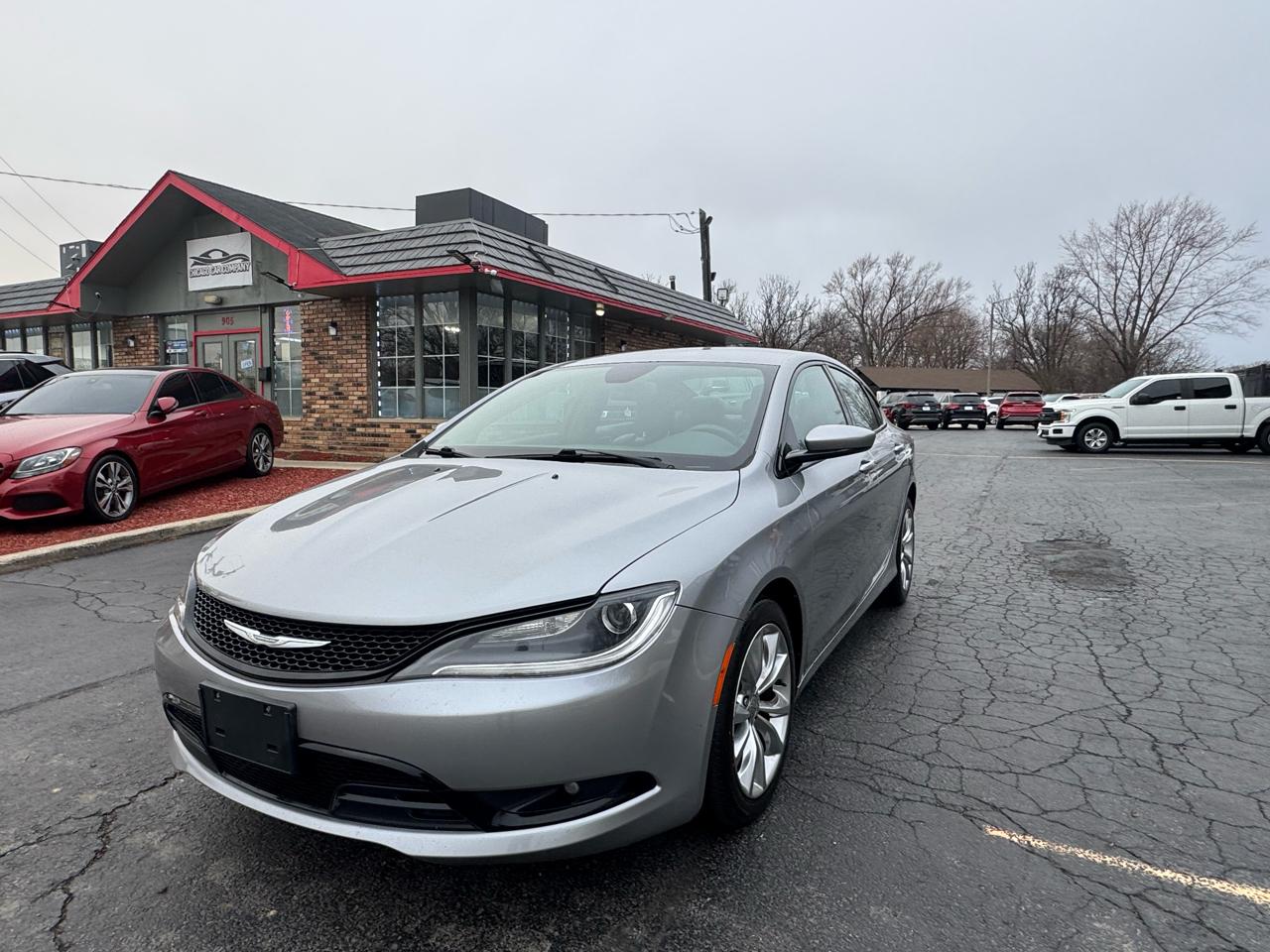 Chrysler 200 4dr Sdn S AWD 2015