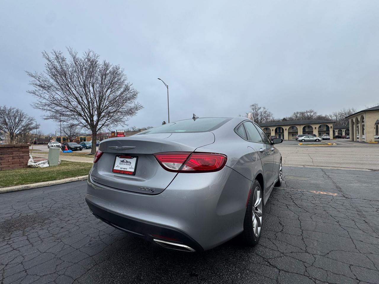 Chrysler 200 4dr Sdn S AWD 2015