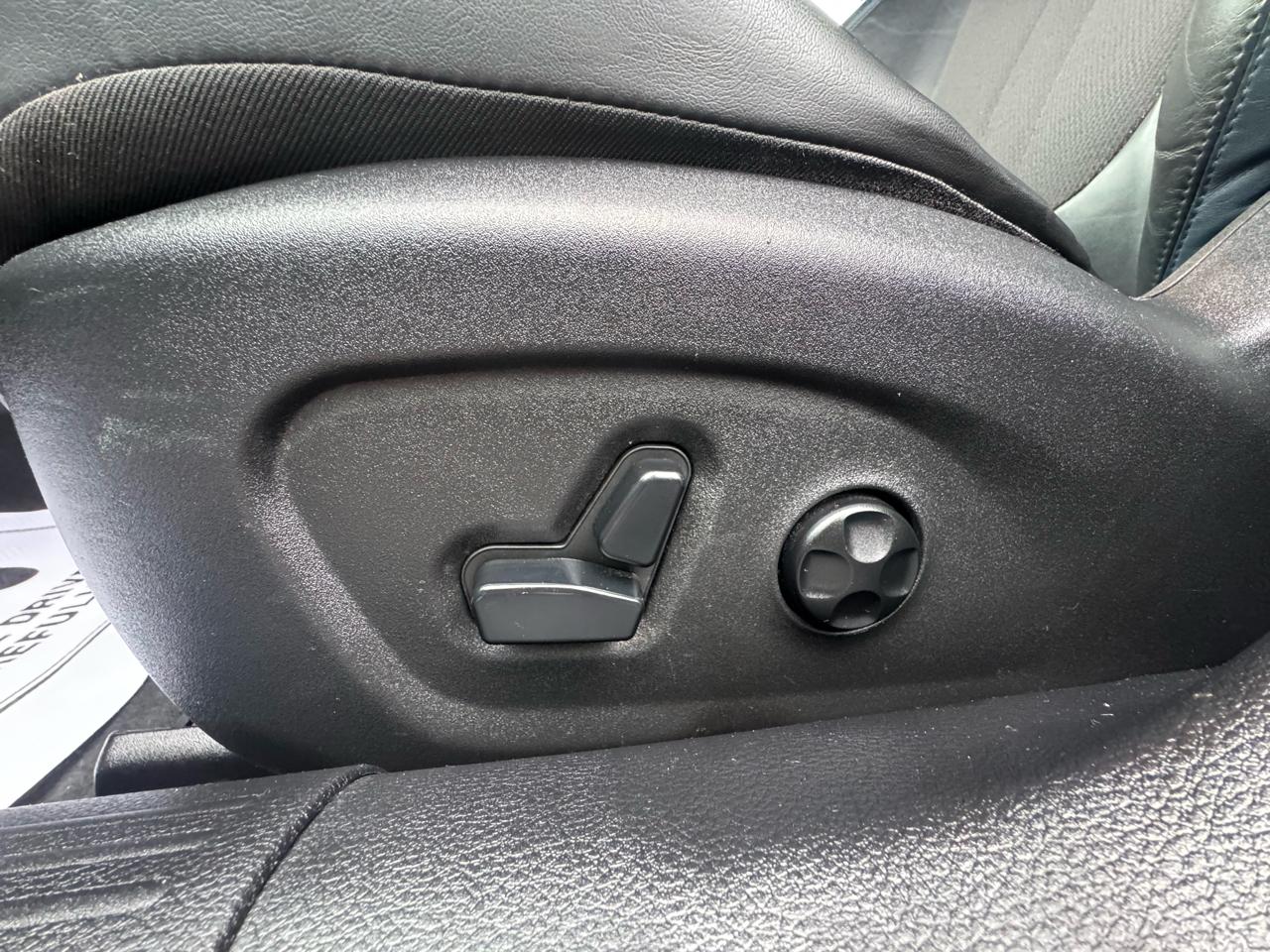 Chrysler 200 4dr Sdn S AWD 2015