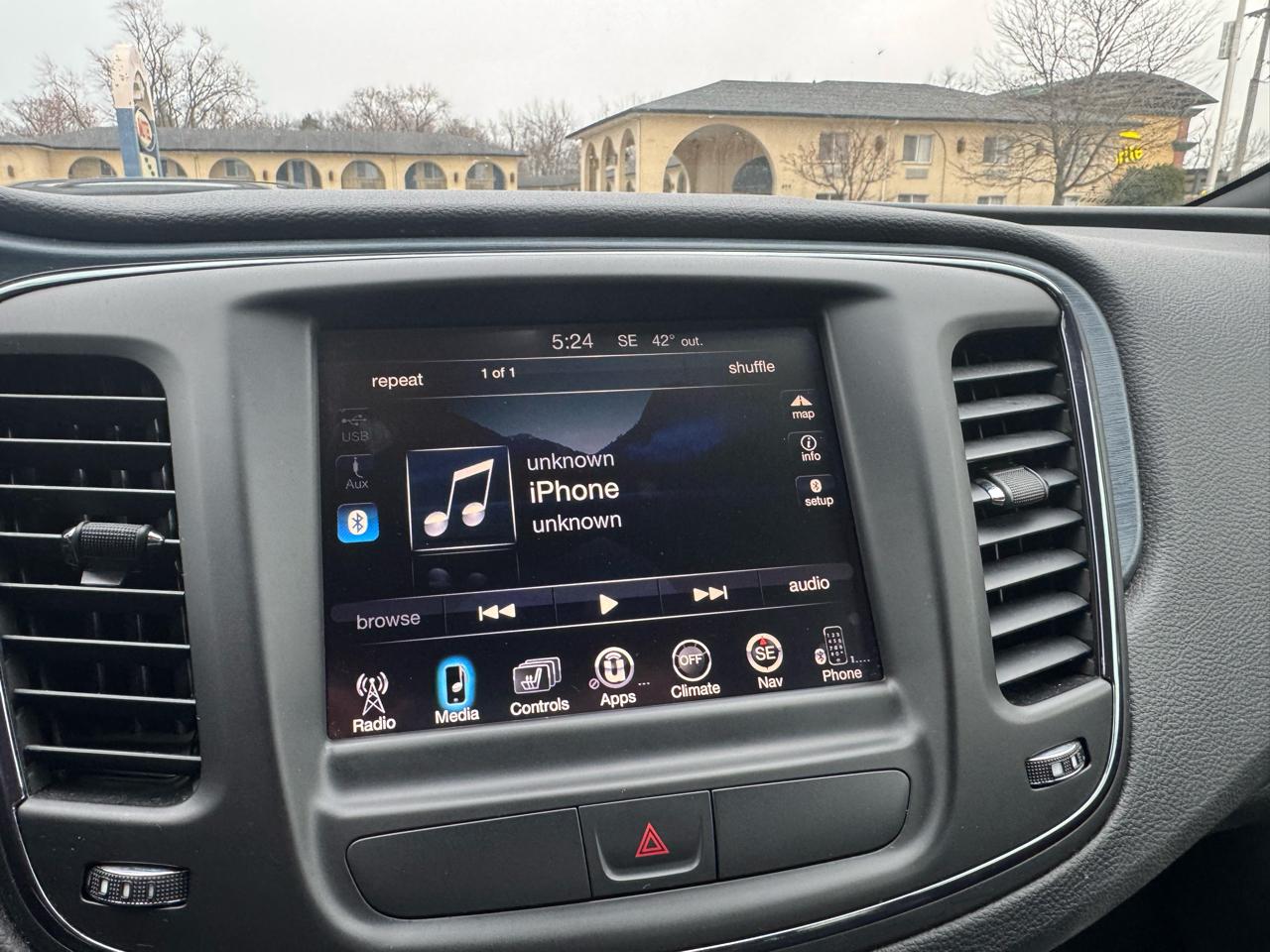 Chrysler 200 4dr Sdn S AWD 2015