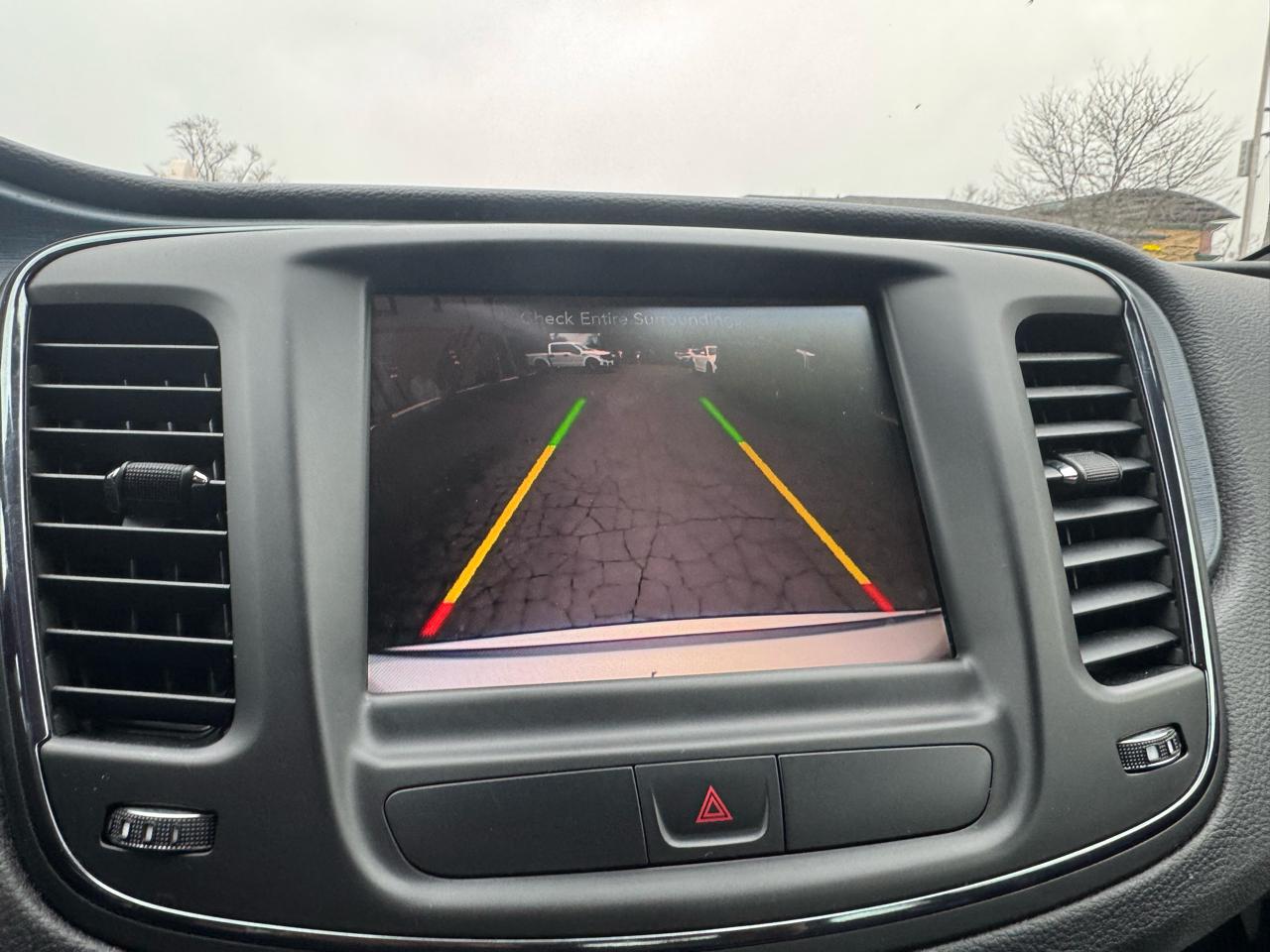 Chrysler 200 4dr Sdn S AWD 2015