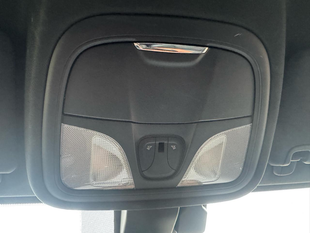 Chrysler 200 4dr Sdn S AWD 2015