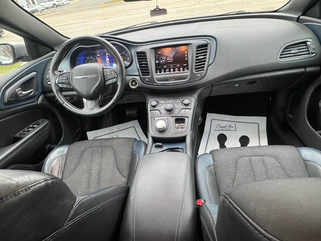 Chrysler 200 4dr Sdn S AWD 2015