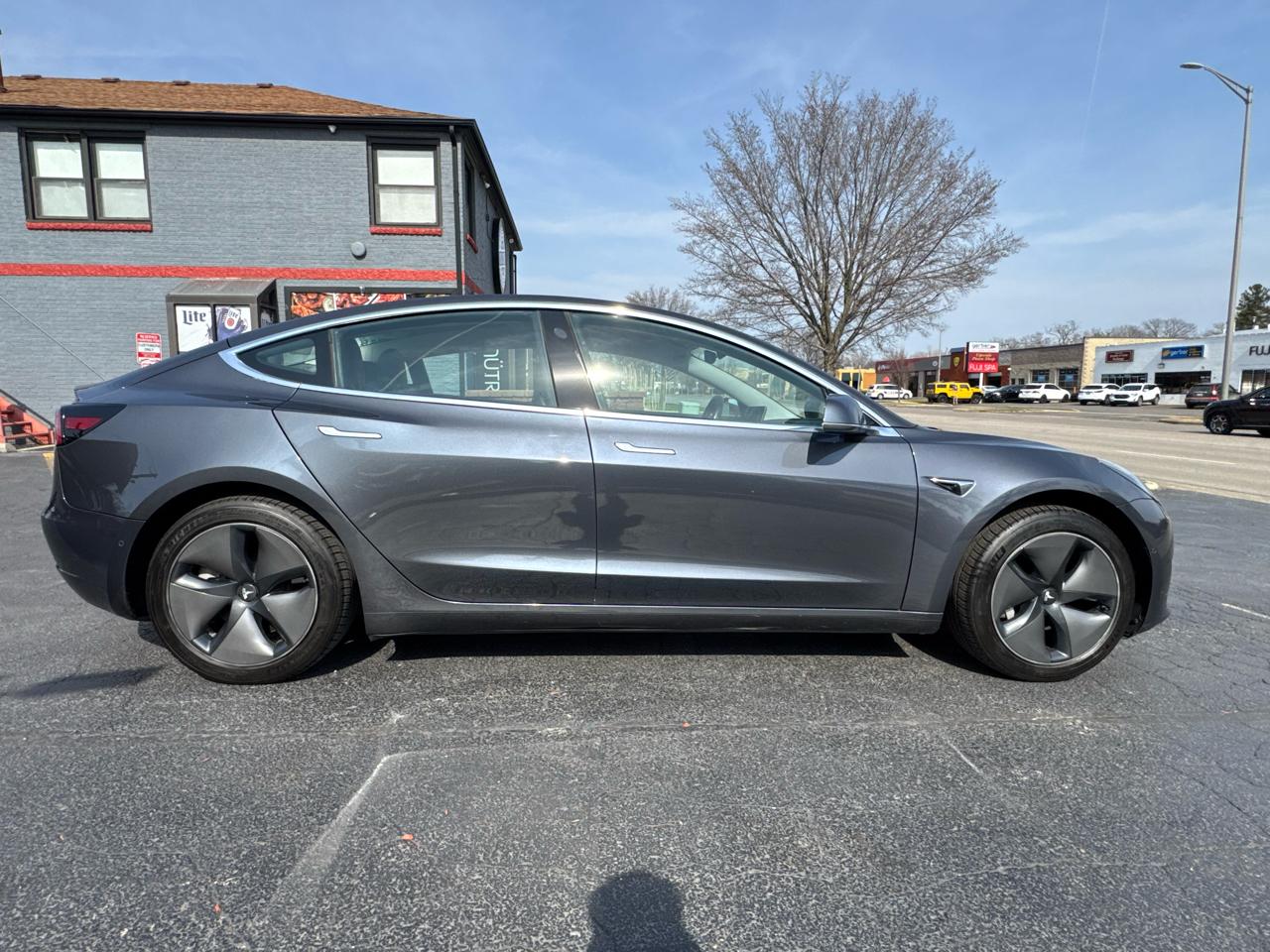 Tesla Model 3 Mid Range Battery RWD 2018