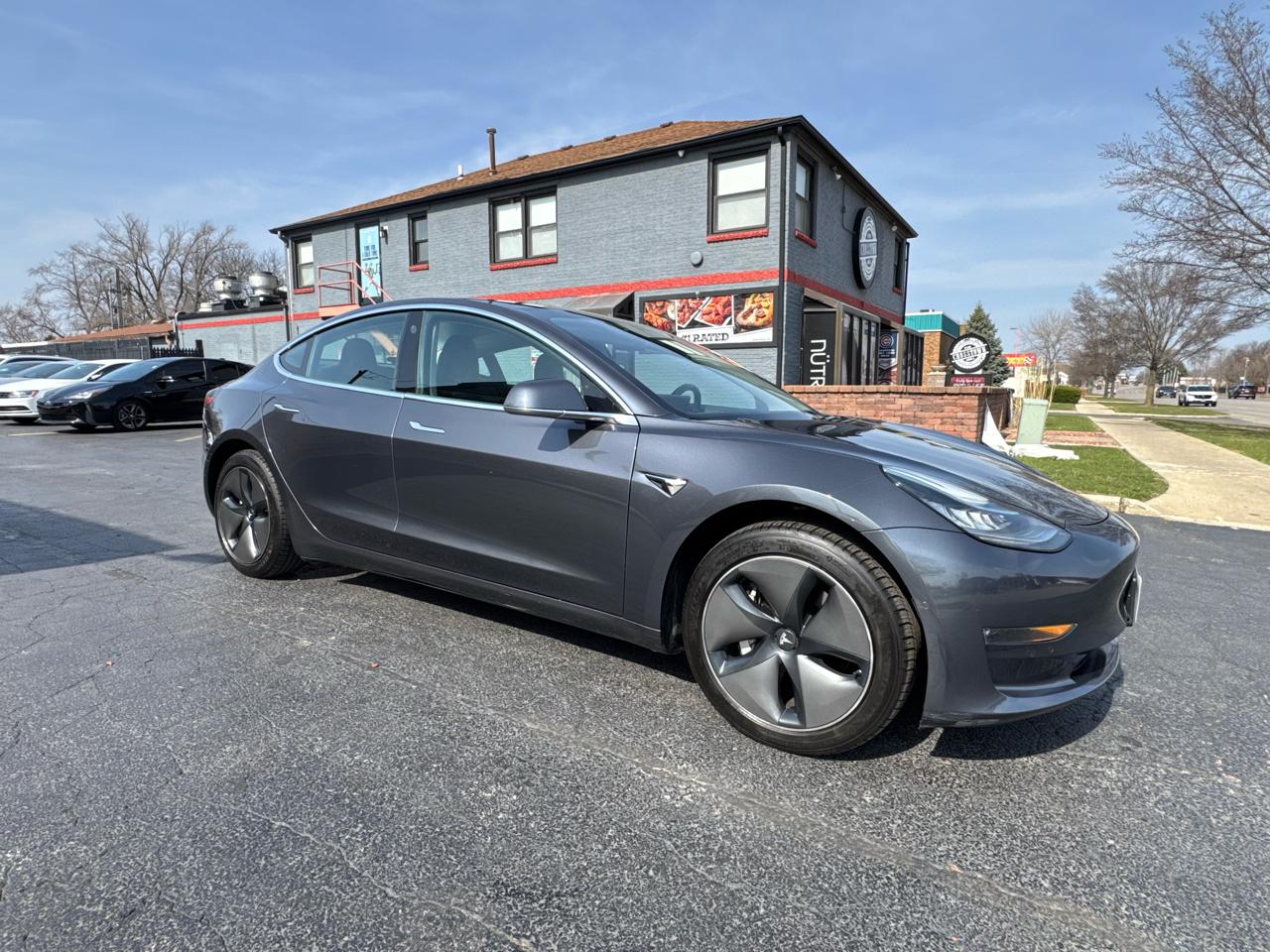 Tesla Model 3 Mid Range Battery RWD 2018