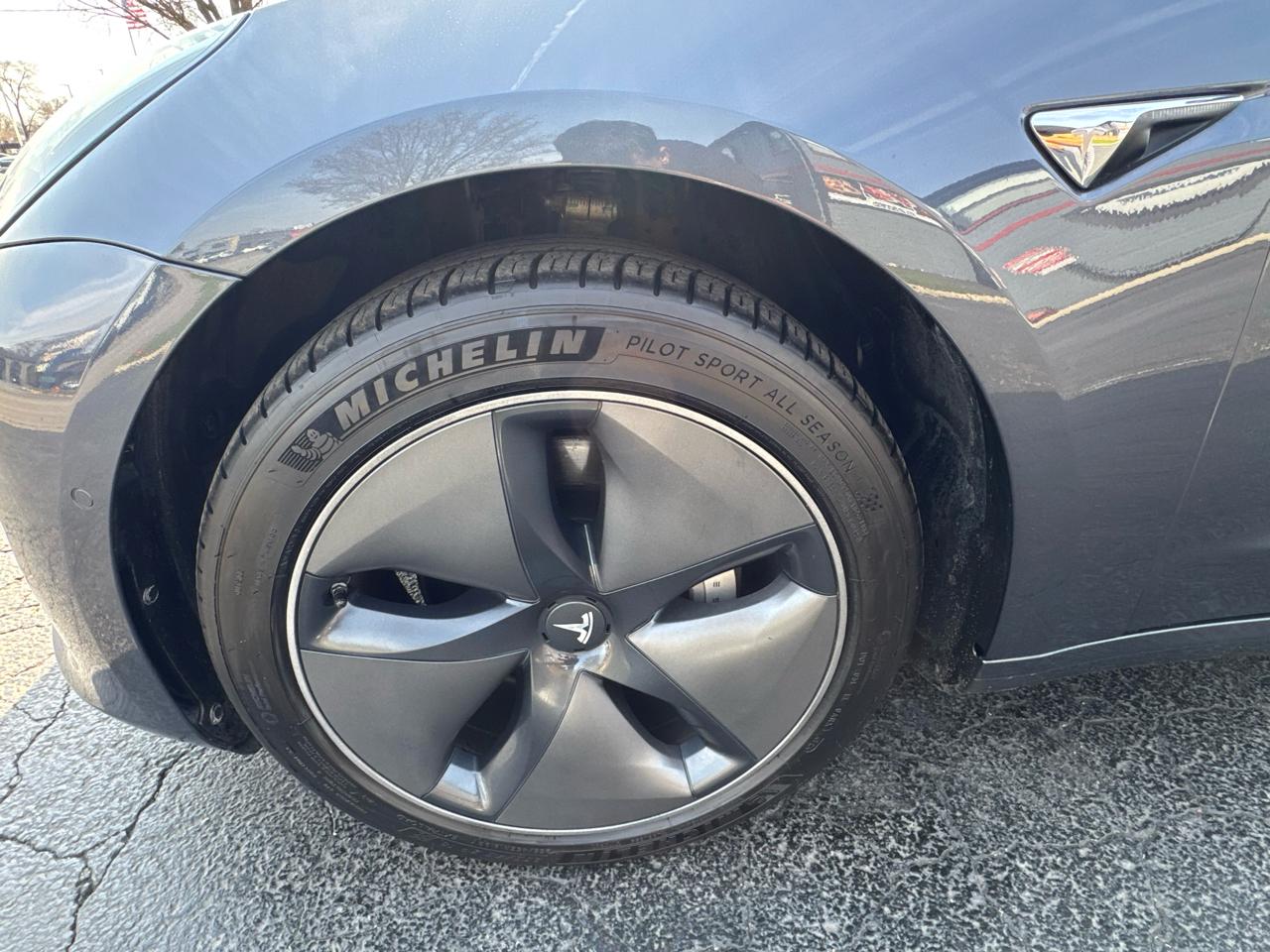 Tesla Model 3 Mid Range Battery RWD 2018