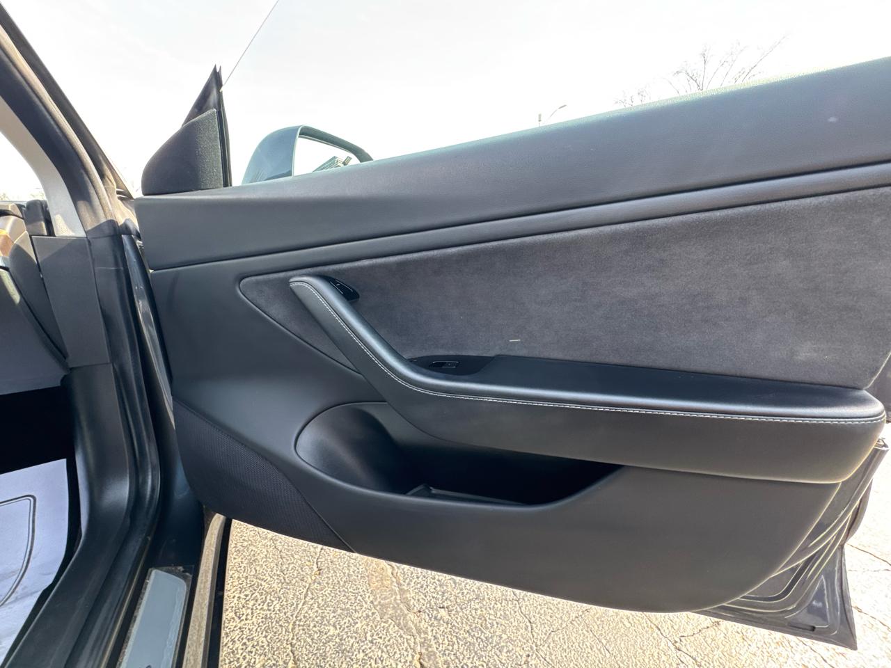 Tesla Model 3 Mid Range Battery RWD 2018