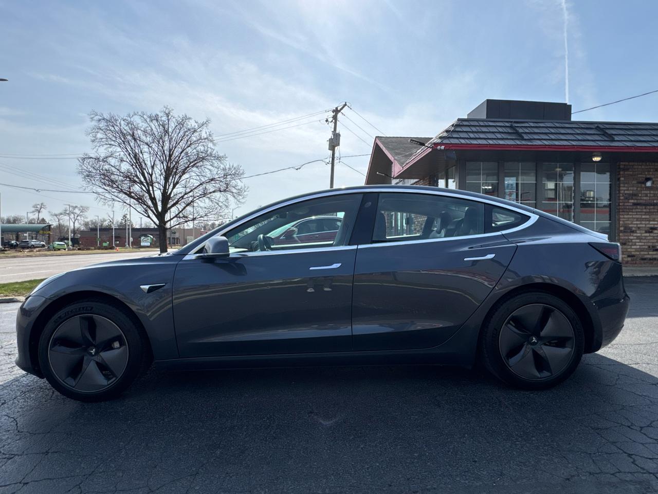 Tesla Model 3 Mid Range Battery RWD 2018