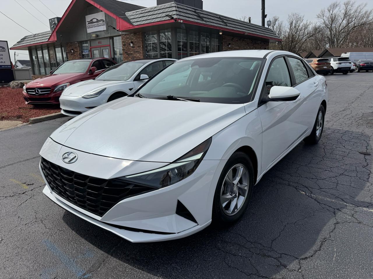 View vehicle photo 7