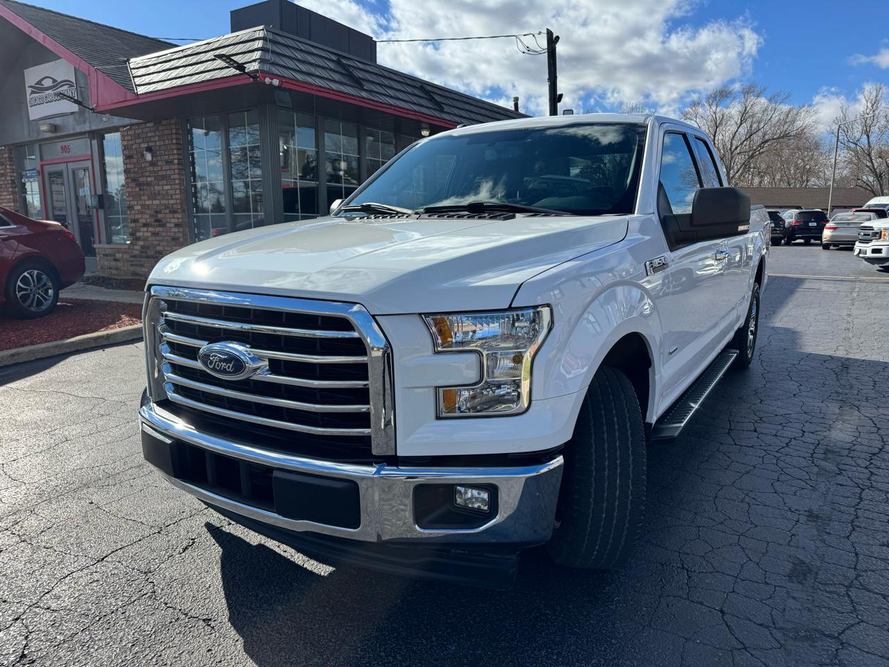 Ford F-150 2WD SuperCab 145" Lariat 2016