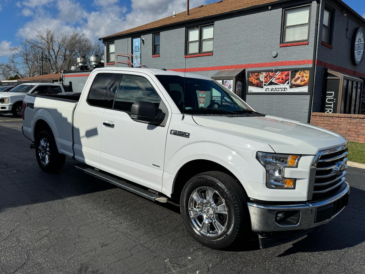 Ford F-150 2WD SuperCab 145" Lariat 2016