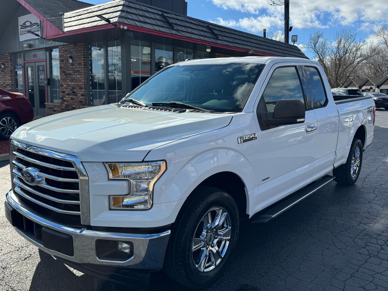 Ford F-150 2WD SuperCab 145" Lariat 2016