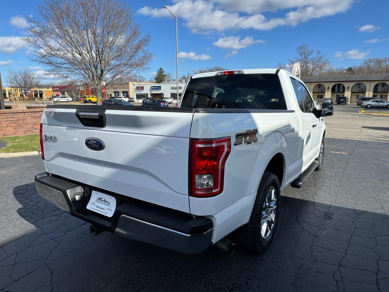 Ford F-150 2WD SuperCab 145" Lariat 2016