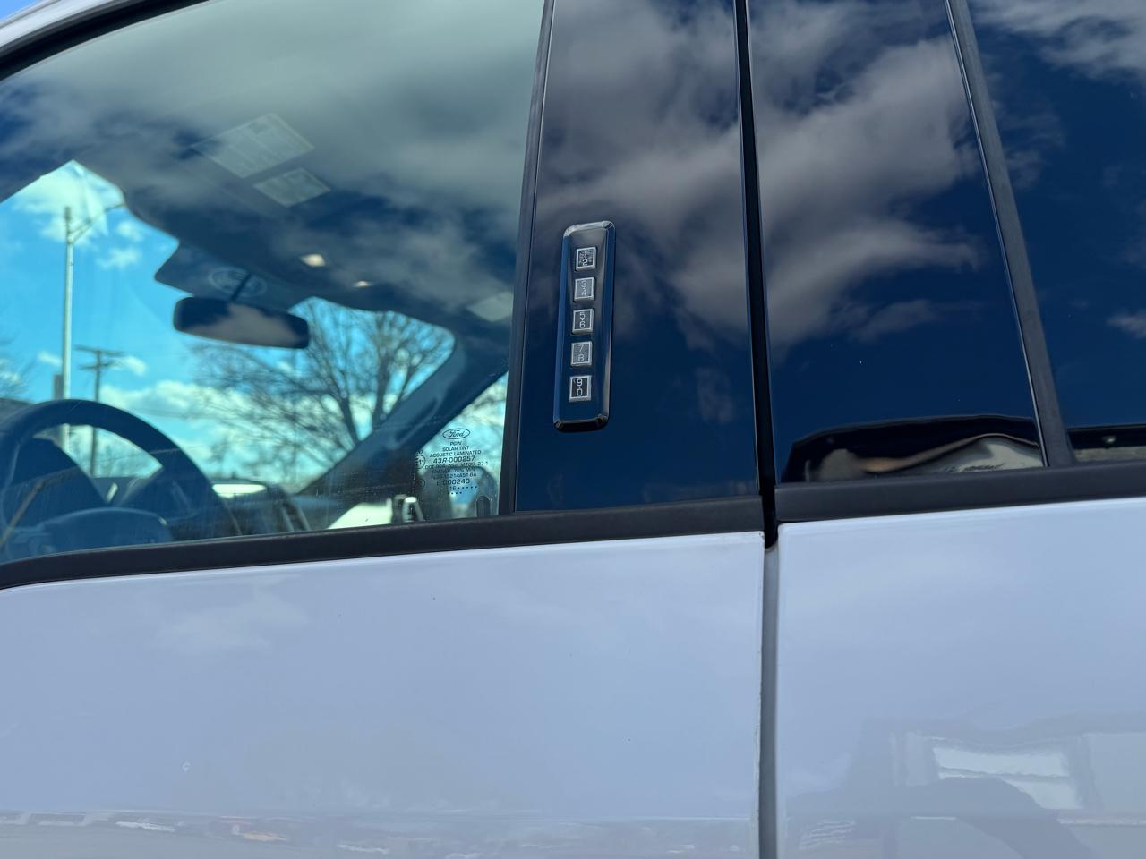 Ford F-150 2WD SuperCab 145" Lariat 2016