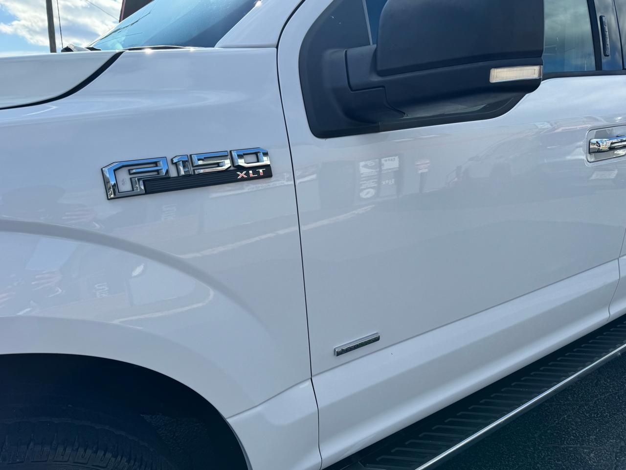 Ford F-150 2WD SuperCab 145" Lariat 2016