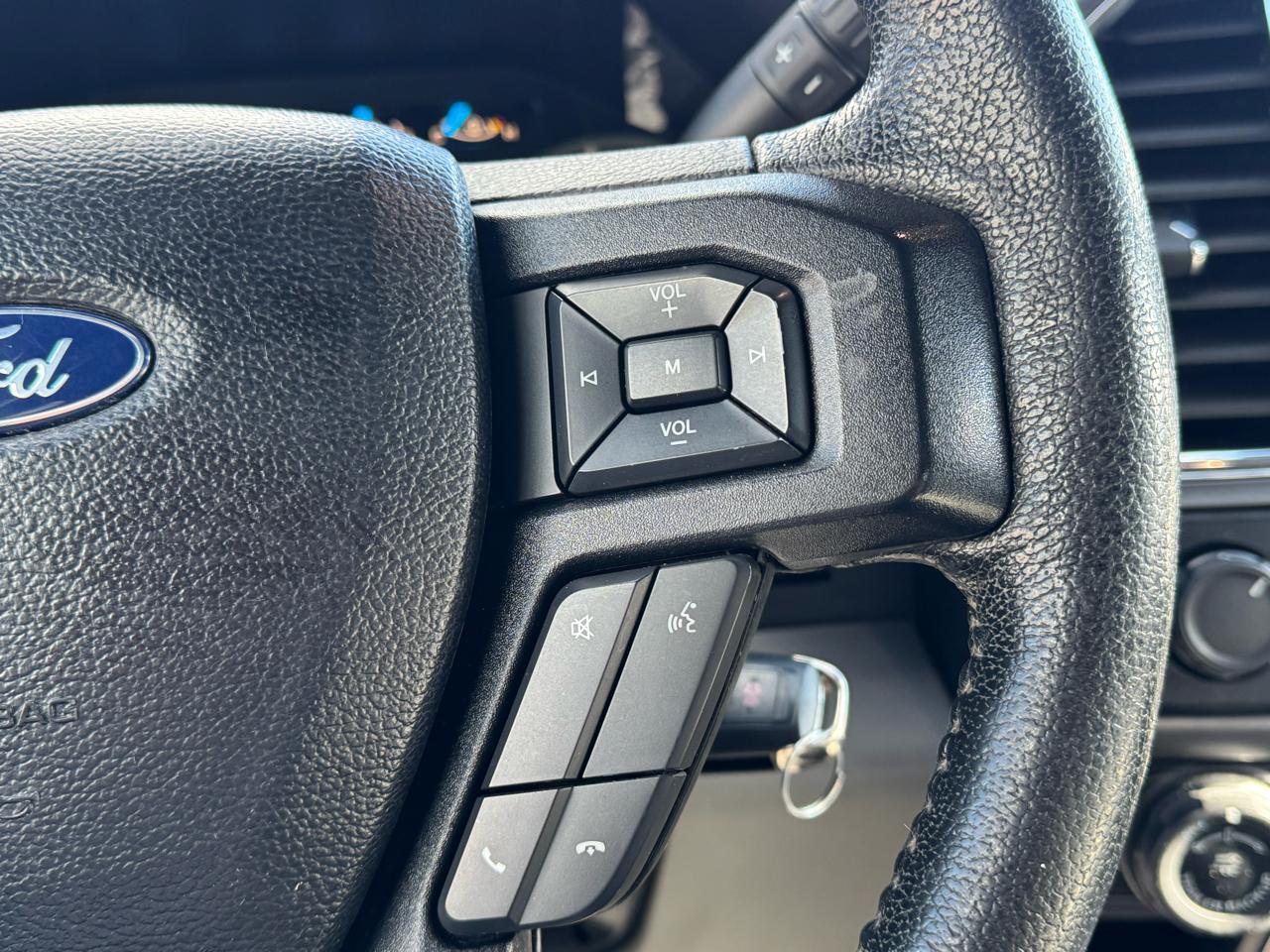 Ford F-150 2WD SuperCab 145" Lariat 2016