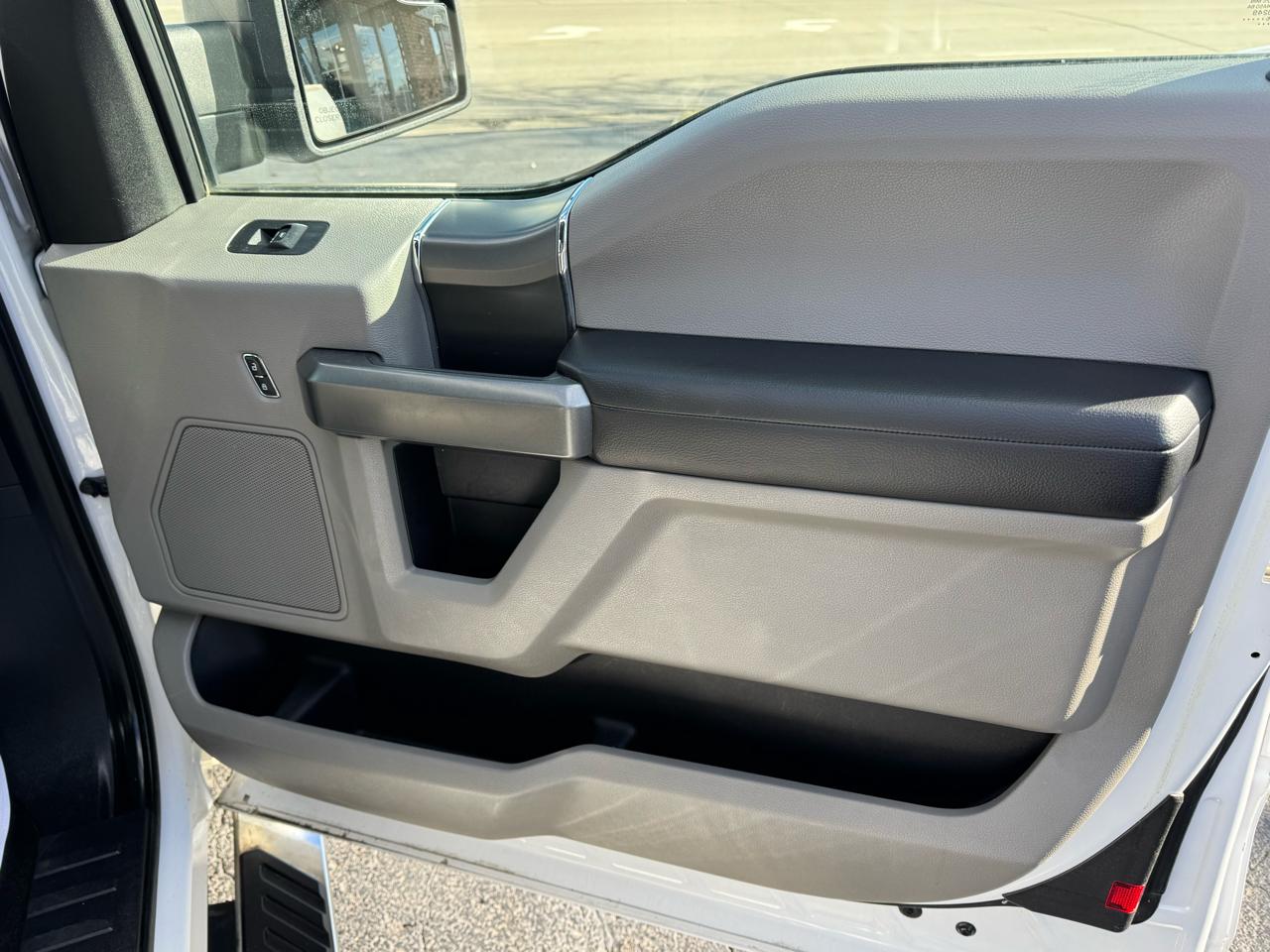 Ford F-150 2WD SuperCab 145" Lariat 2016