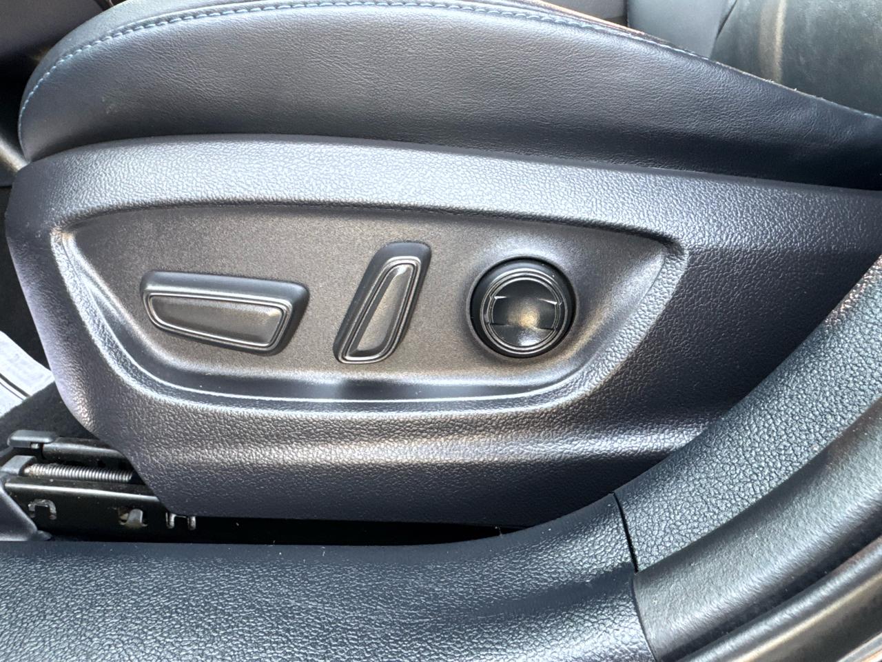 Toyota Prius Limited (Natl) 2019