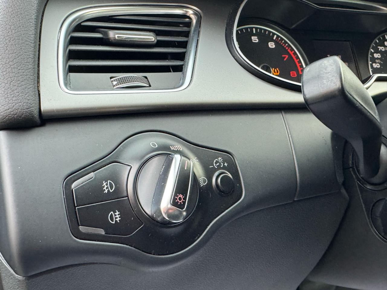 Audi A4 4dr Sdn CVT FrontTrak 2.0T Premium 2014