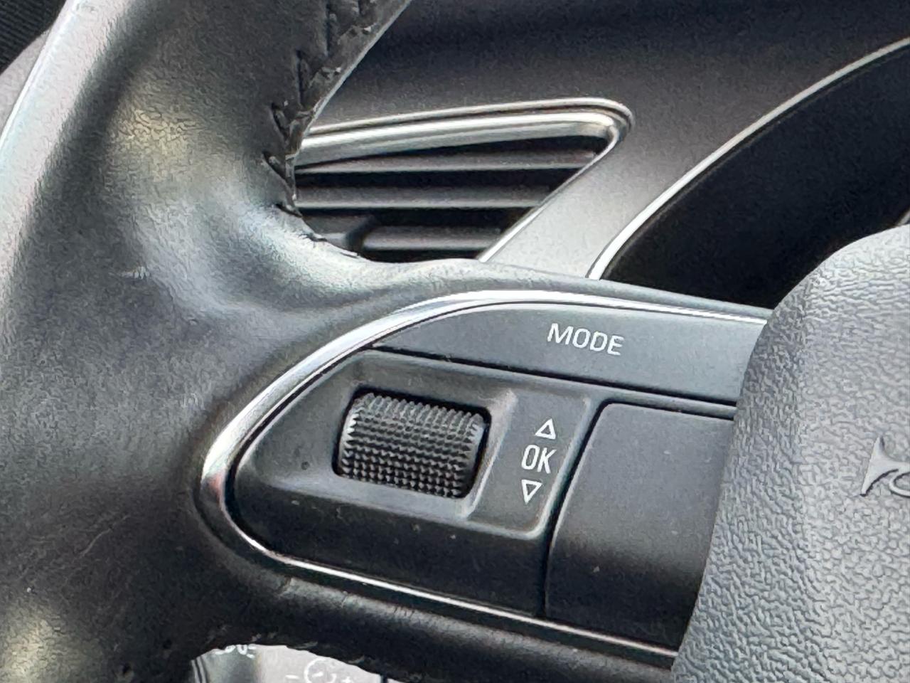 Audi A4 4dr Sdn CVT FrontTrak 2.0T Premium 2014