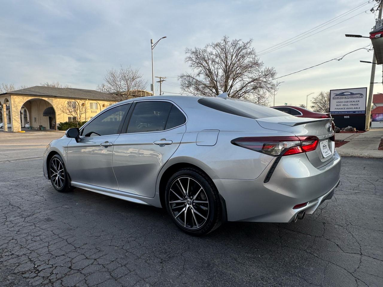 Toyota Camry Hybrid SE CVT (Natl) 2023