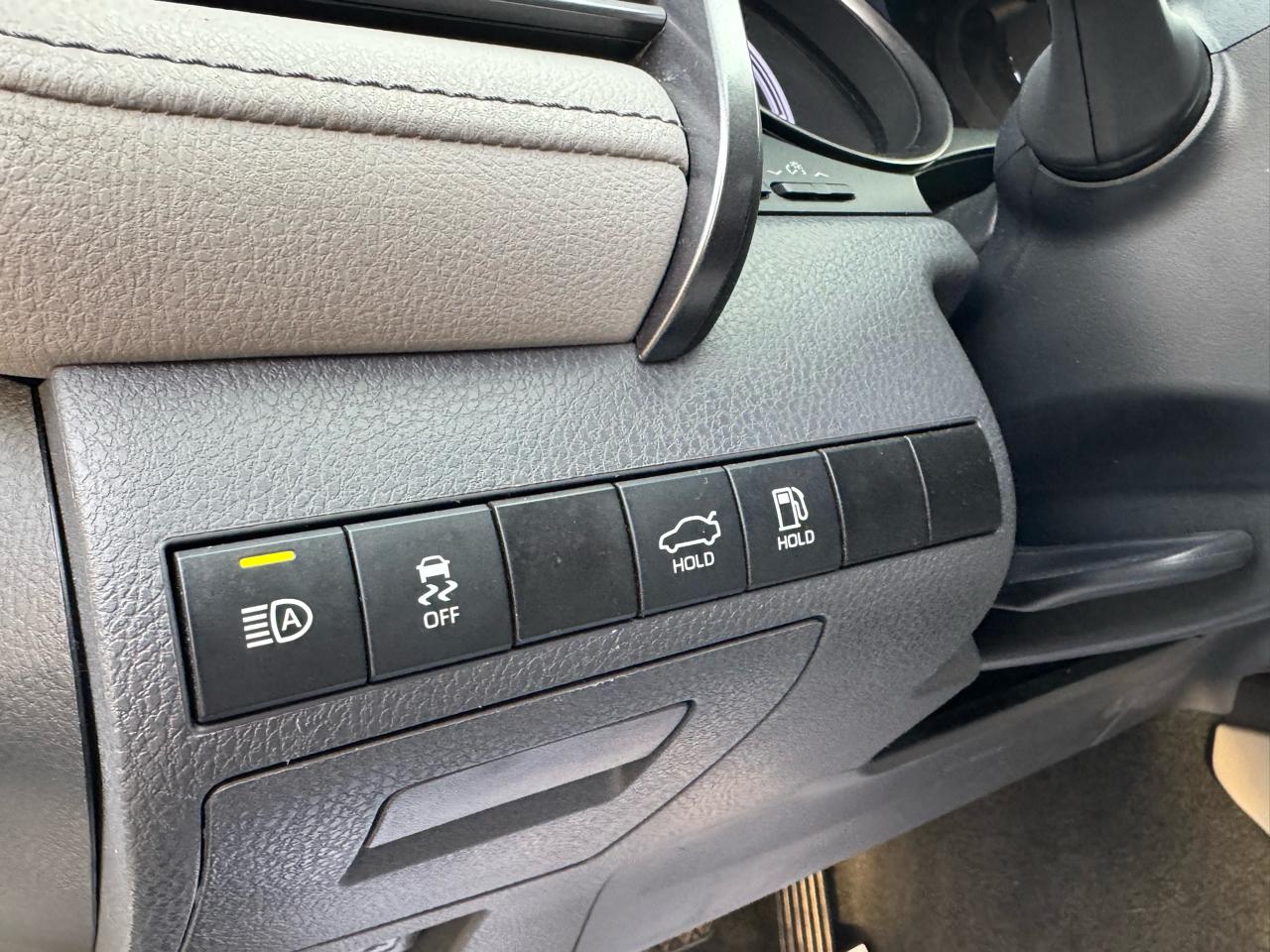 Toyota Camry Hybrid SE CVT (Natl) 2023