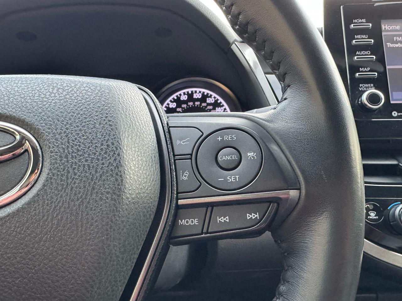 Toyota Camry Hybrid SE CVT (Natl) 2023