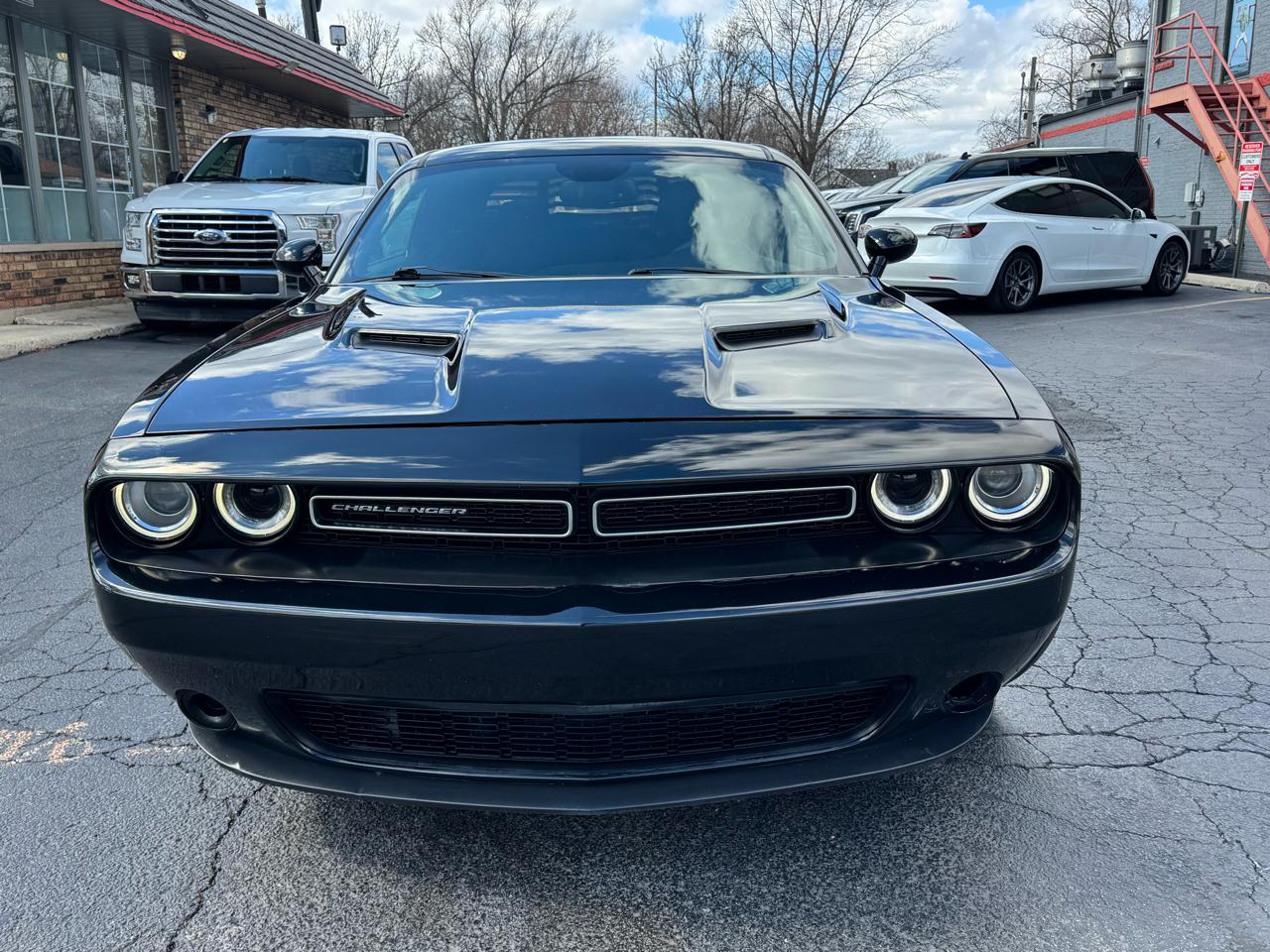 Dodge Challenger 2dr Cpe SXT 2016
