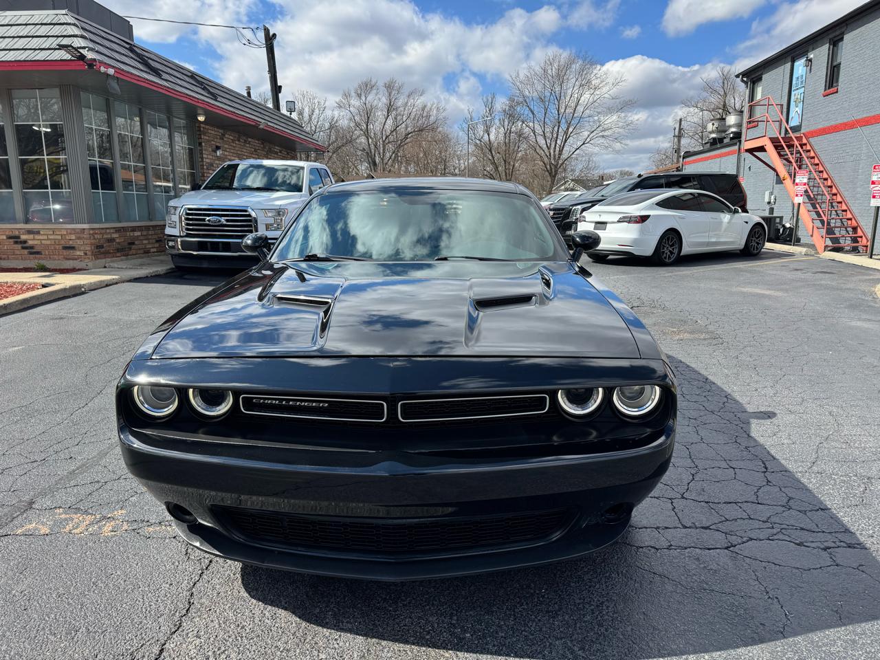 Dodge Challenger 2dr Cpe SXT 2016