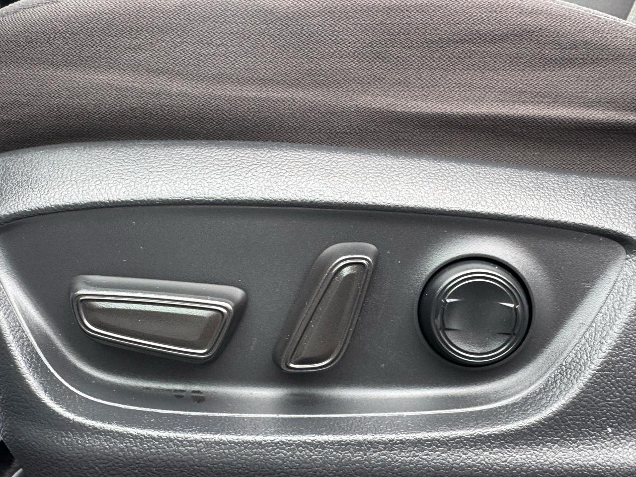 Toyota Camry 2014.5 4dr Sdn I4 Auto LE (Natl) 2019