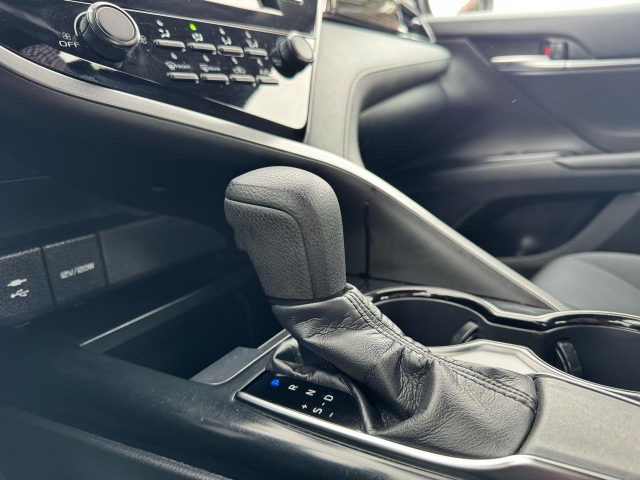 Toyota Camry 2014.5 4dr Sdn I4 Auto LE (Natl) 2019