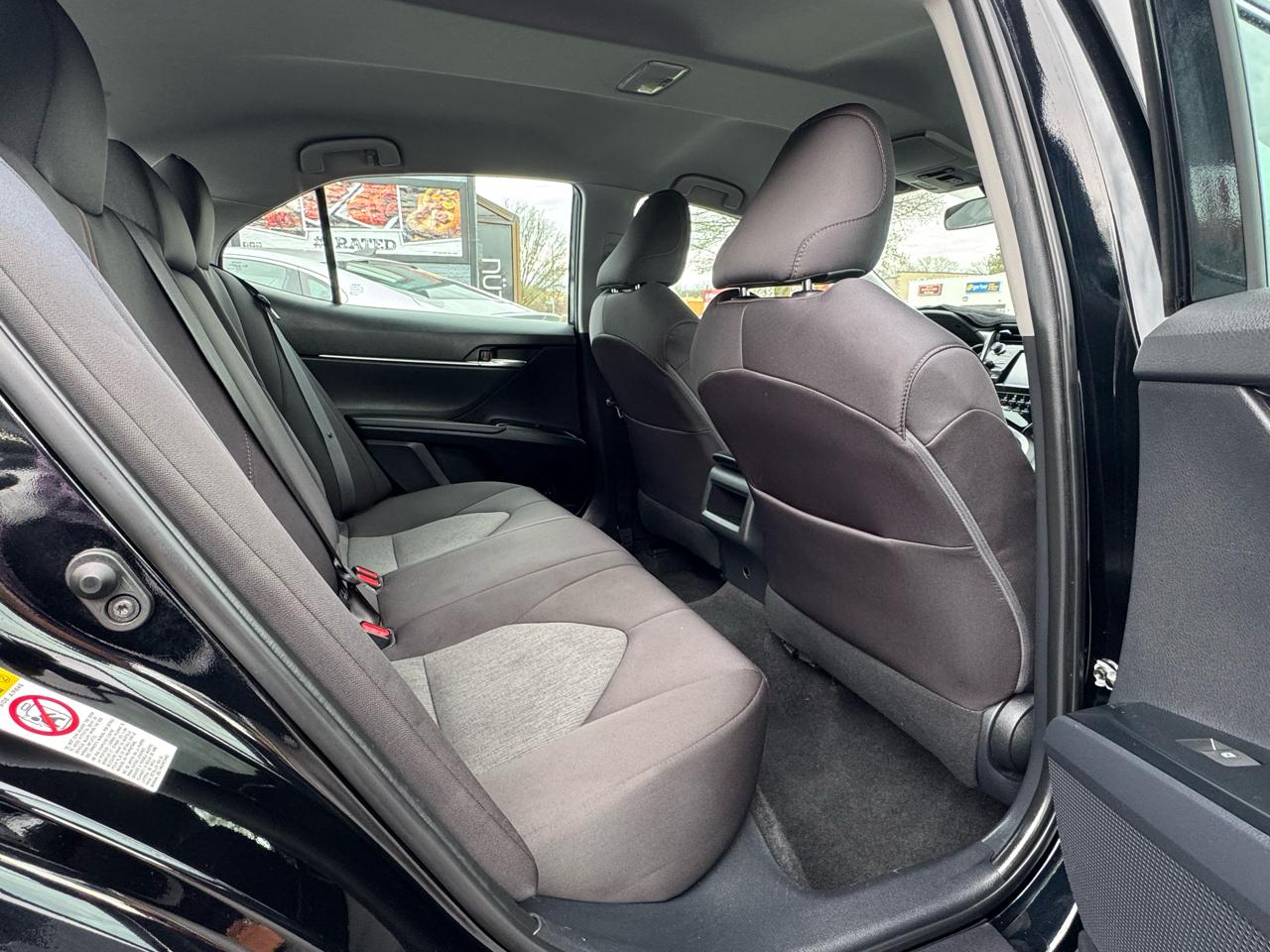 Toyota Camry 2014.5 4dr Sdn I4 Auto LE (Natl) 2019