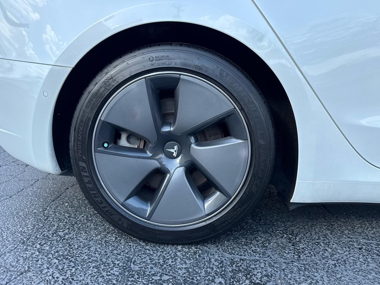 Tesla Model 3 Standard Range RWD 2020