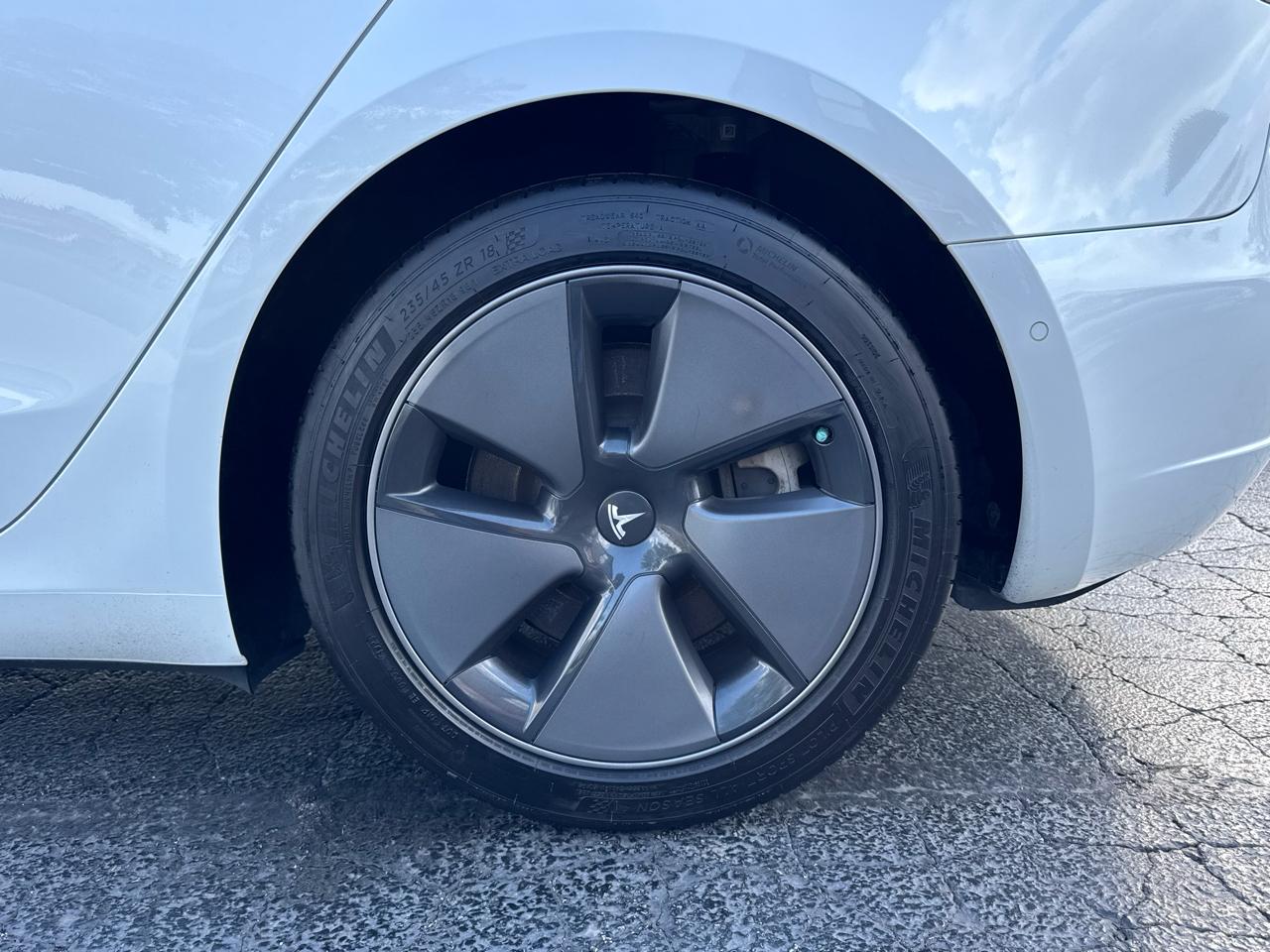 Tesla Model 3 Standard Range RWD 2020