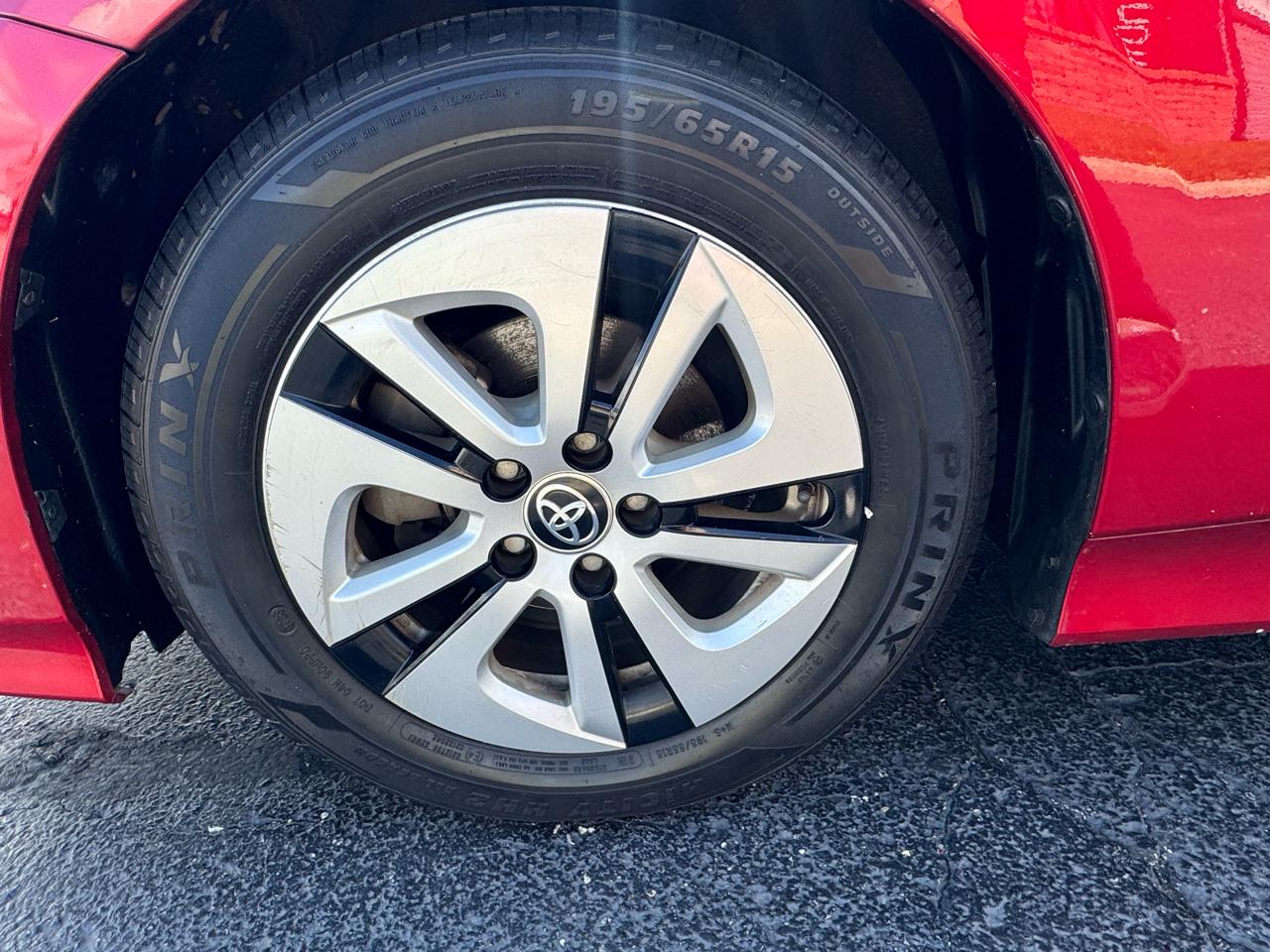 Toyota Prius Three Touring (Natl) 2018