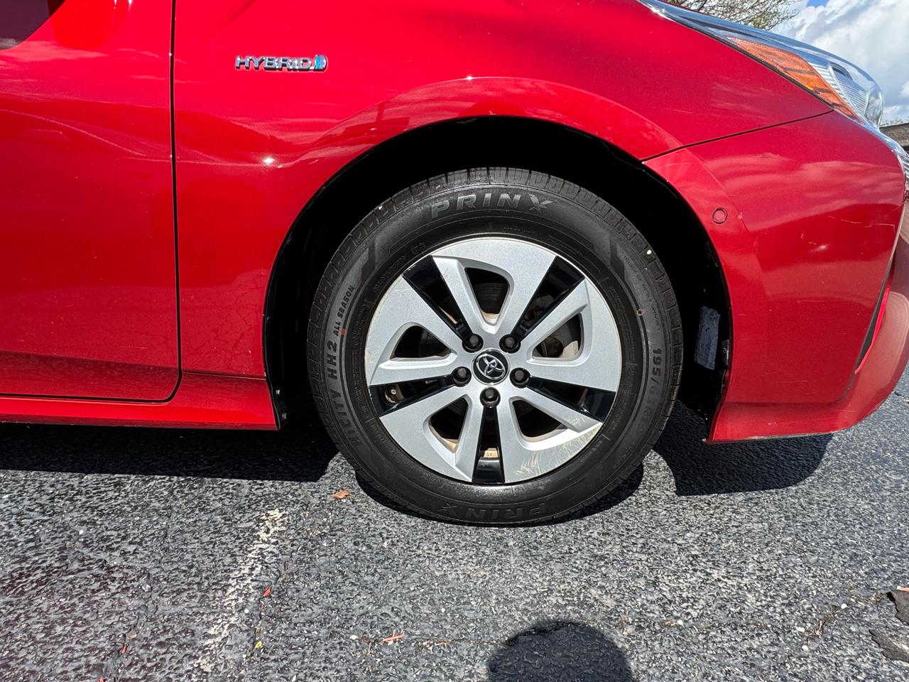 Toyota Prius Three Touring (Natl) 2018